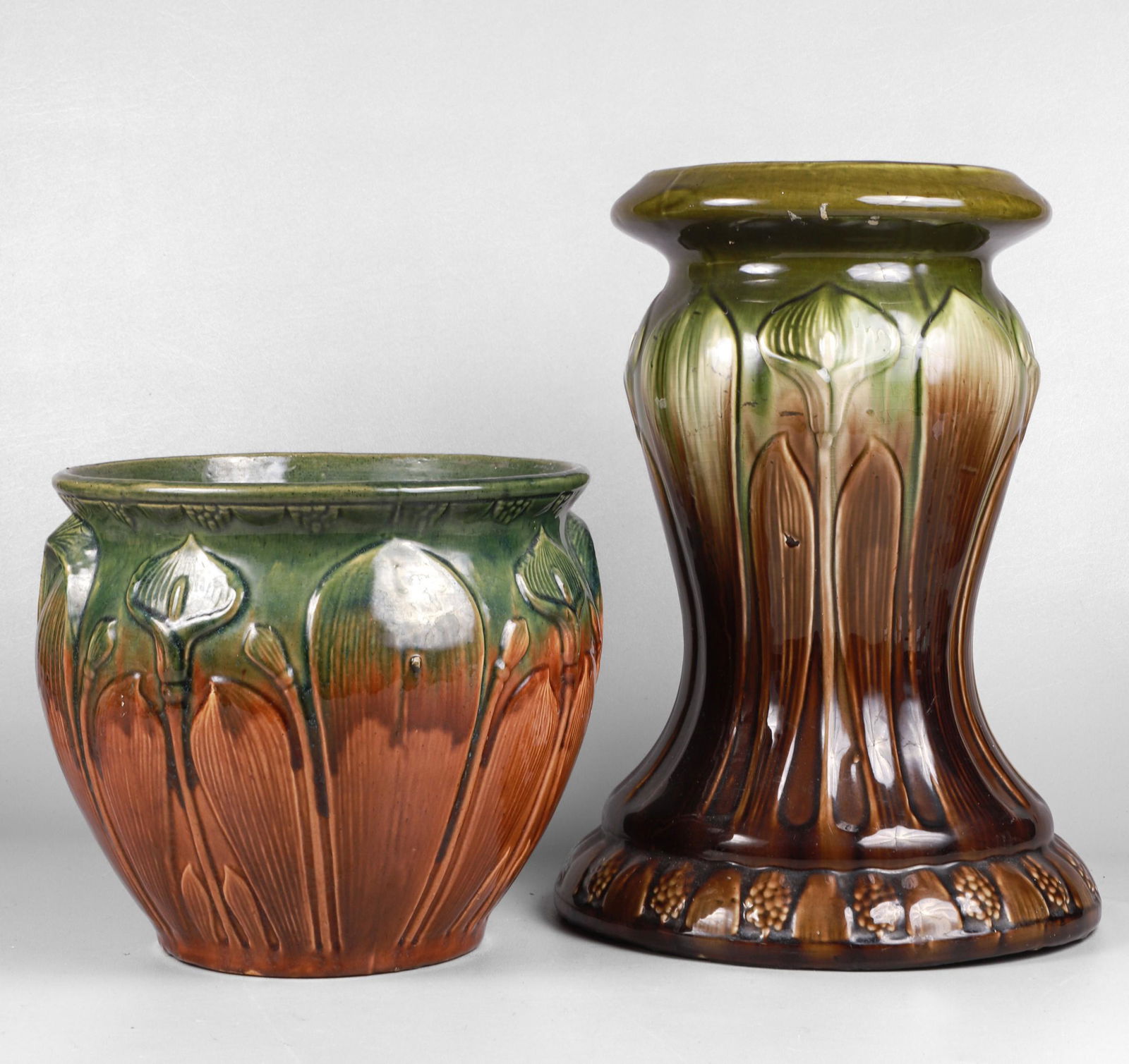 Brush McCoy Calla Lily Jardiniere & Stand (1 of 2)