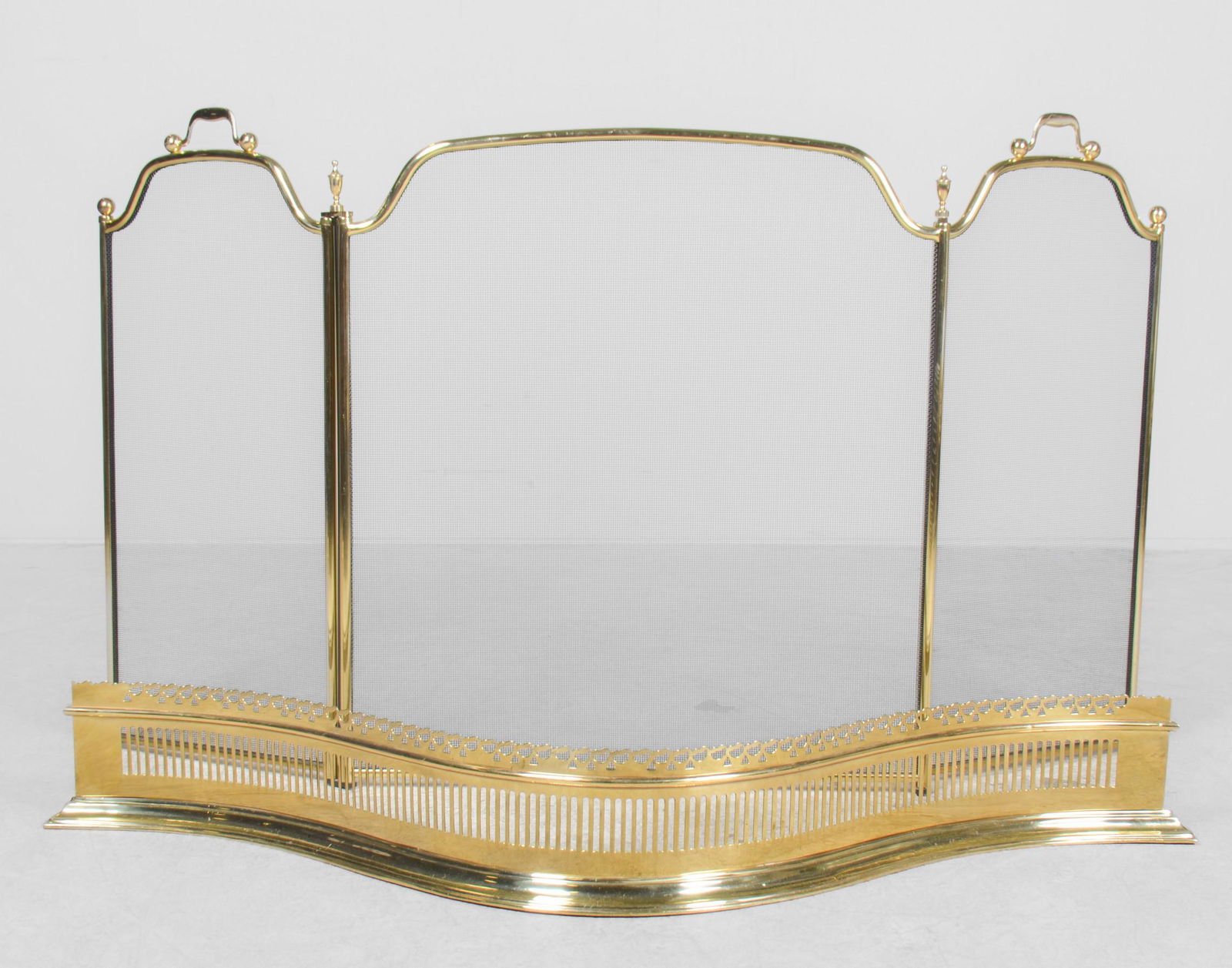 Folding brass 2-part fireplace screen, brass serpentine fireplace fender (1 of 3)