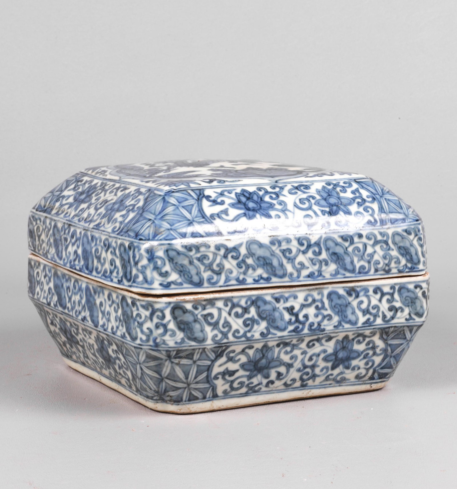 Chinese Blue & White Porcelain Covered Box: Chinese blue and white porcelain covered box, dragon decoration, 6-character mark to base, 6-1/2" sq x 4-1/4" h