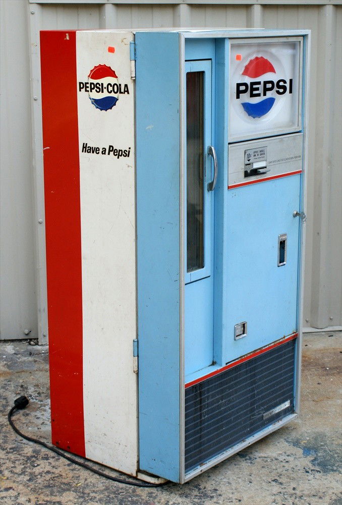 142 1963 Pepsi 10 Cent Vending Machine, Model VBF56BK Aug 02, 2011