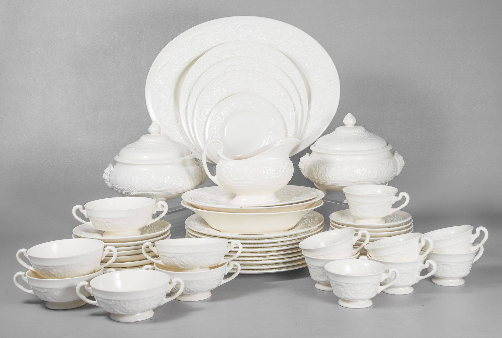 (42) Pcs Wedgwood Patrician Dinnerware (1 of 2)