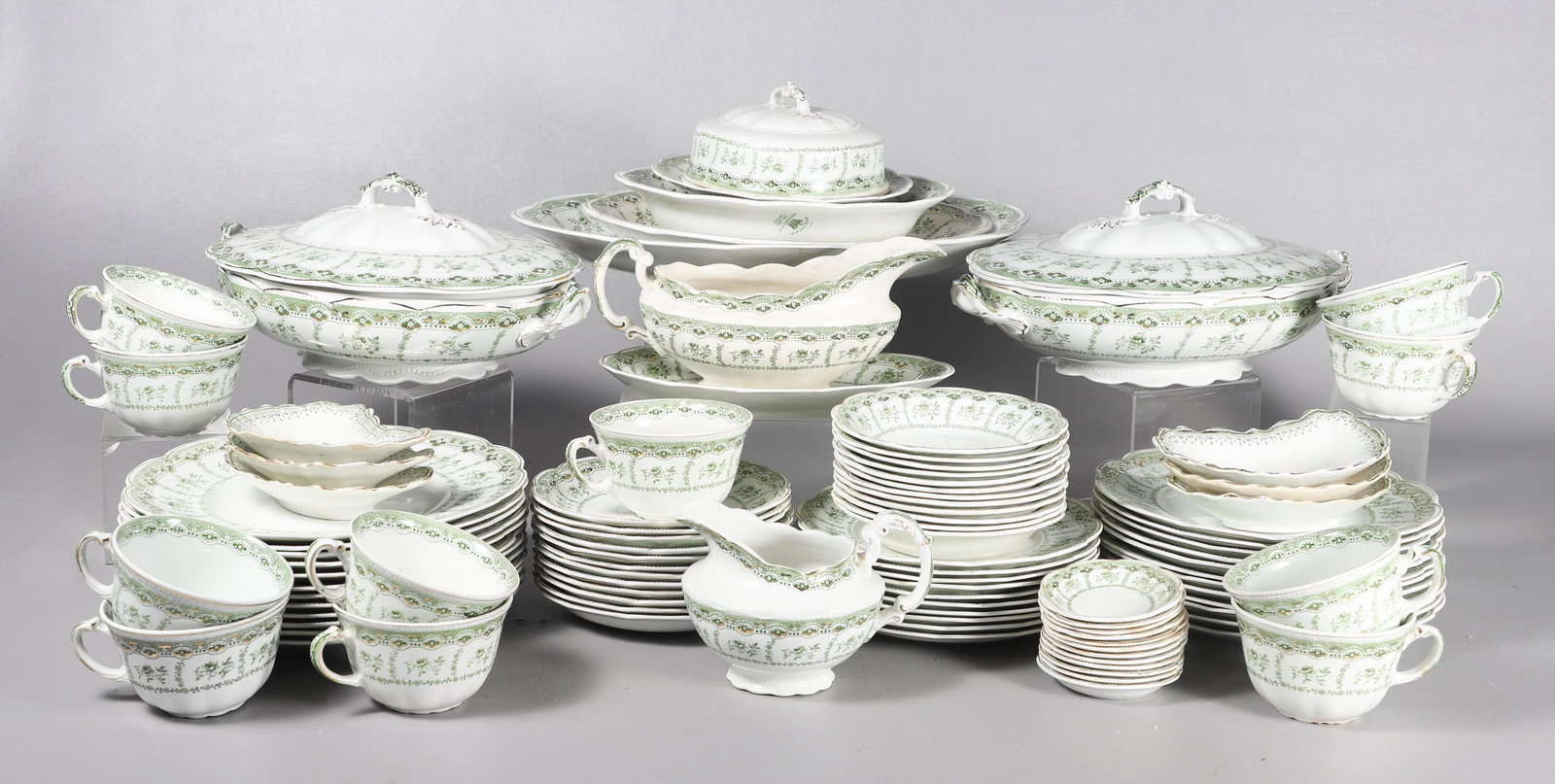 (96) Pcs Wedgwood Muriel Dinnerware: (96) Pcs Wedgwood porcelain dinnerware, Muriel pattern, some staining, c/o (12) 9" luncheon plates, (12) 7-7/8" salad plates, (10) 7-1/8" B&B plates, (12) 5-3/8" fruit bowls, (11) teacups, (12) saucer