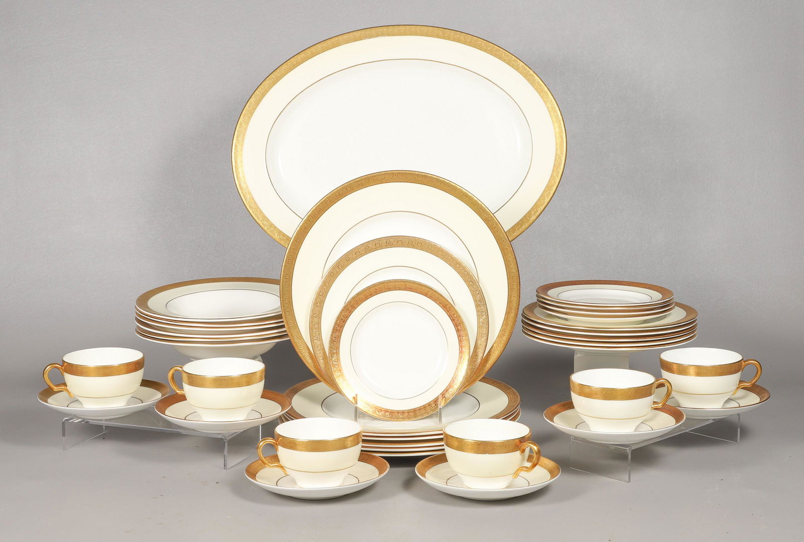 (36) Pcs Minton 'Buckingham' Dinnerware (1 of 4)