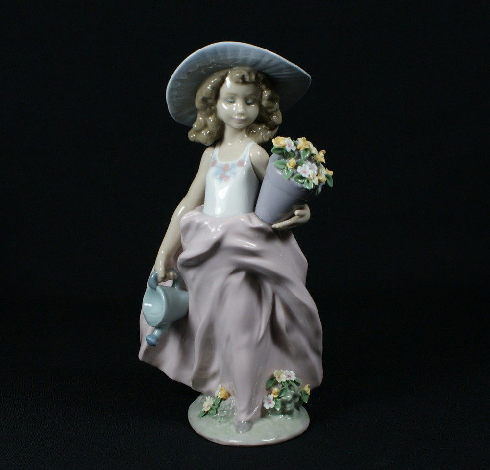Lladro, A Wish Come True, Collector's Society 1999: Lladro, A Wish Come True, Collector's Society 1999 #7676, 10".