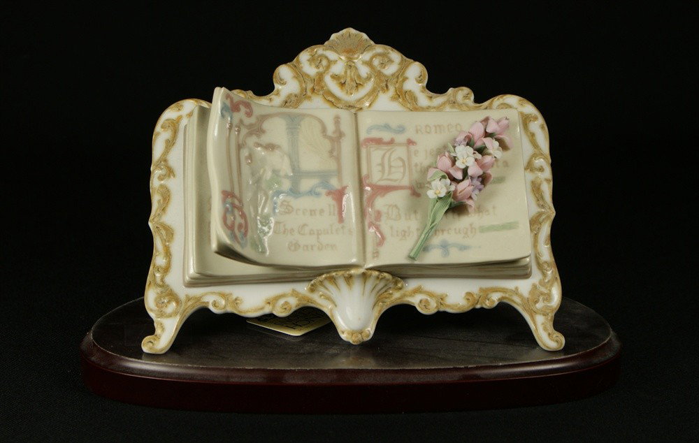 Lladro, Words of Love, Romeo & Juliet book figurine