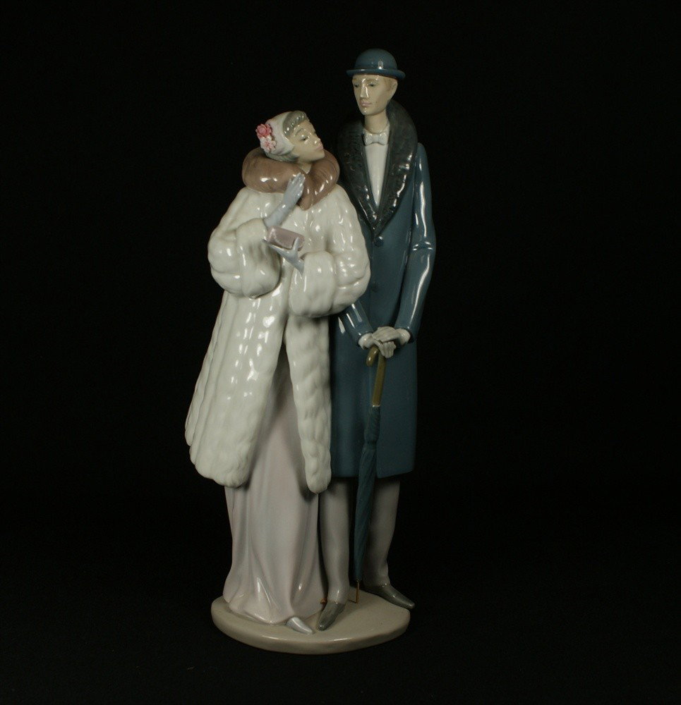 Lladro, On the Town, #F-22J, 14 5/8" tall