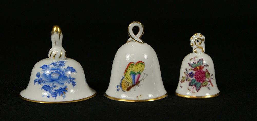 (3) Herend porcelain bells, 8020-0-13/VA D 2000, 80: (3) Herend porcelain bells, 8020-0-13/VA D 2000, 8018-0-19/AF C98 1553, 8047-0-00/NBB D99 E-599, tallest 2 3/4"