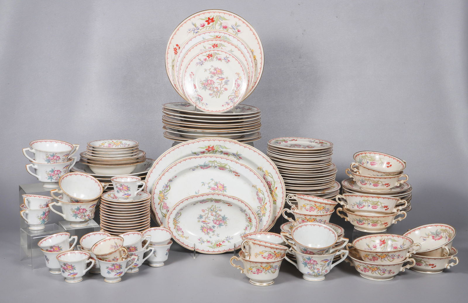 (120) Pcs Syracuse Old Ivory Bombay Dinnerware (1 of 7)