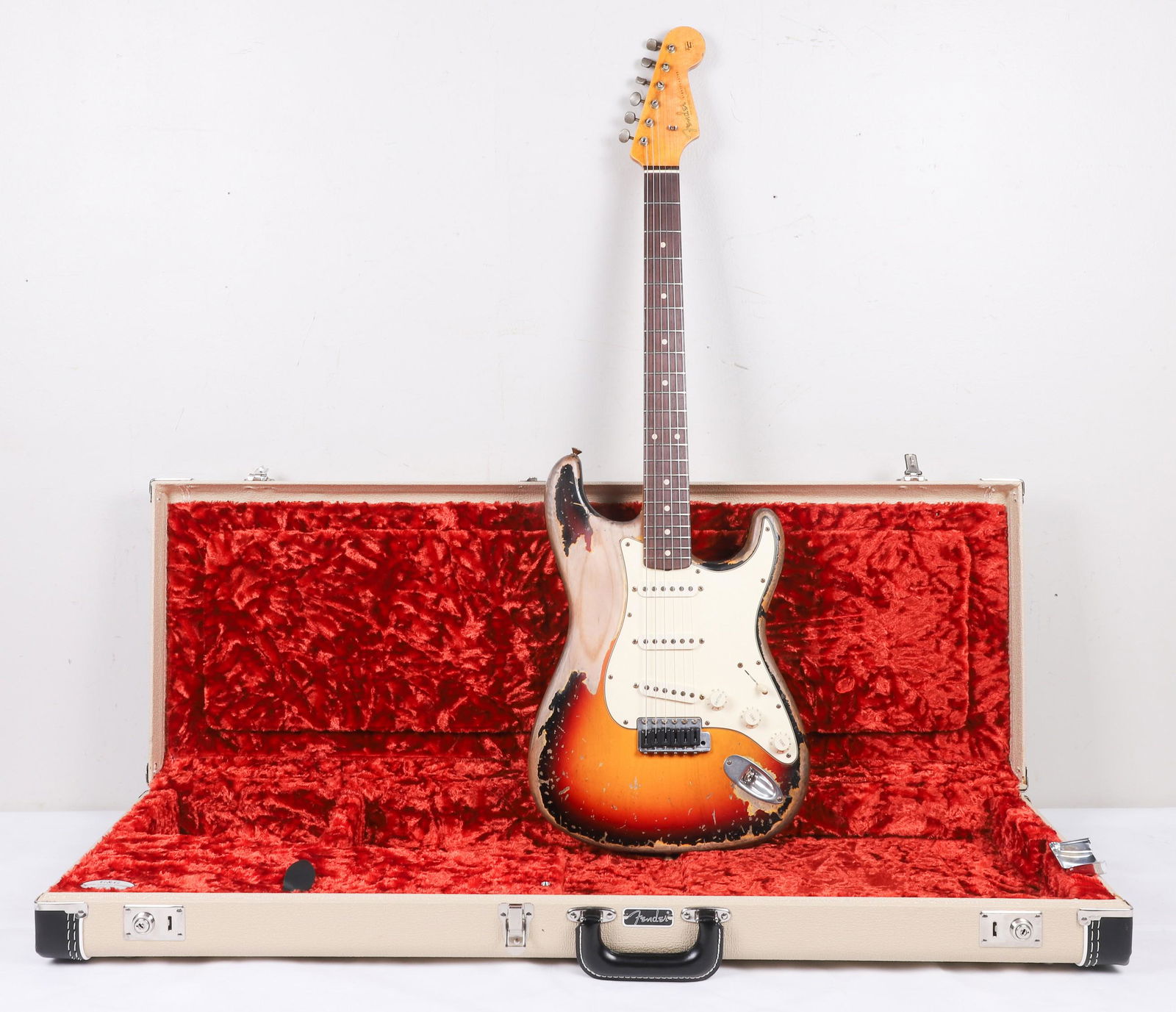 Fender Custom 60's Shop Relic Stratocaster (1 of 10)