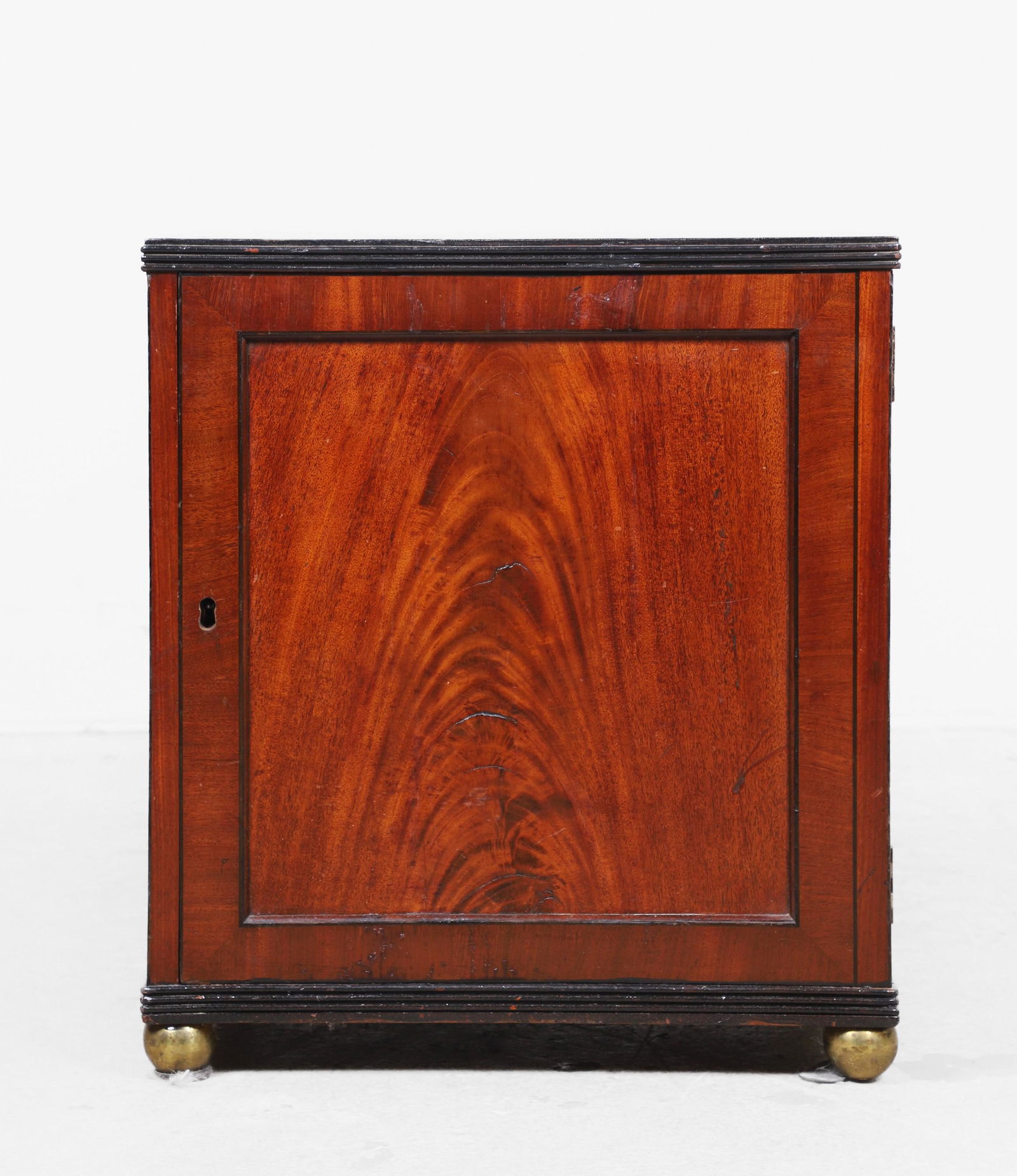 Mahogany single door cabinet (1 of 5)
