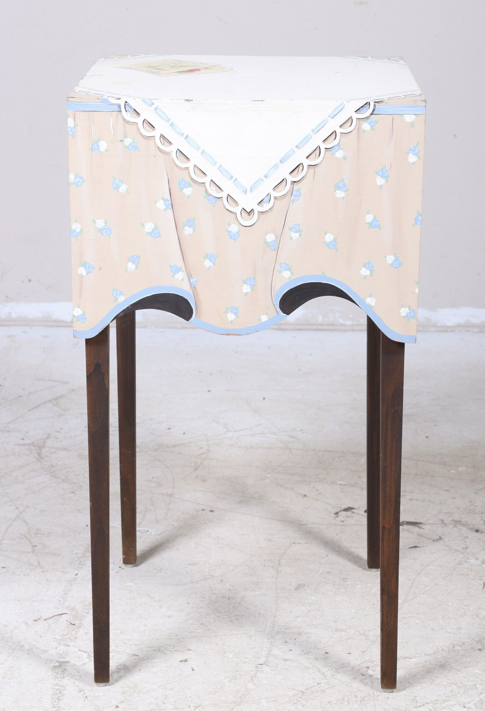 Hepplewhite style paint decorated side table (1 of 4)