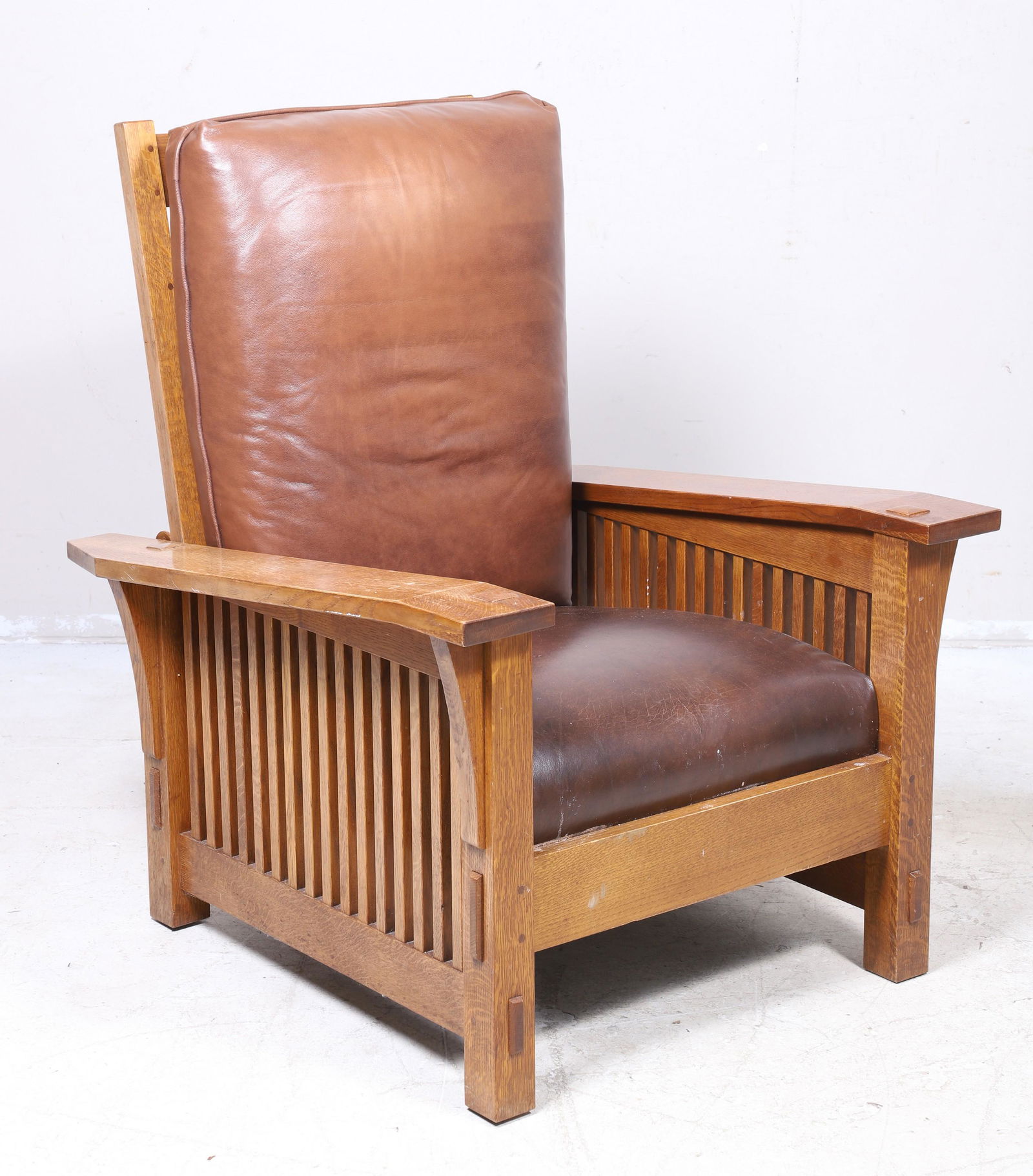 Contemporary Stickley oak spindle side (1 of 4)