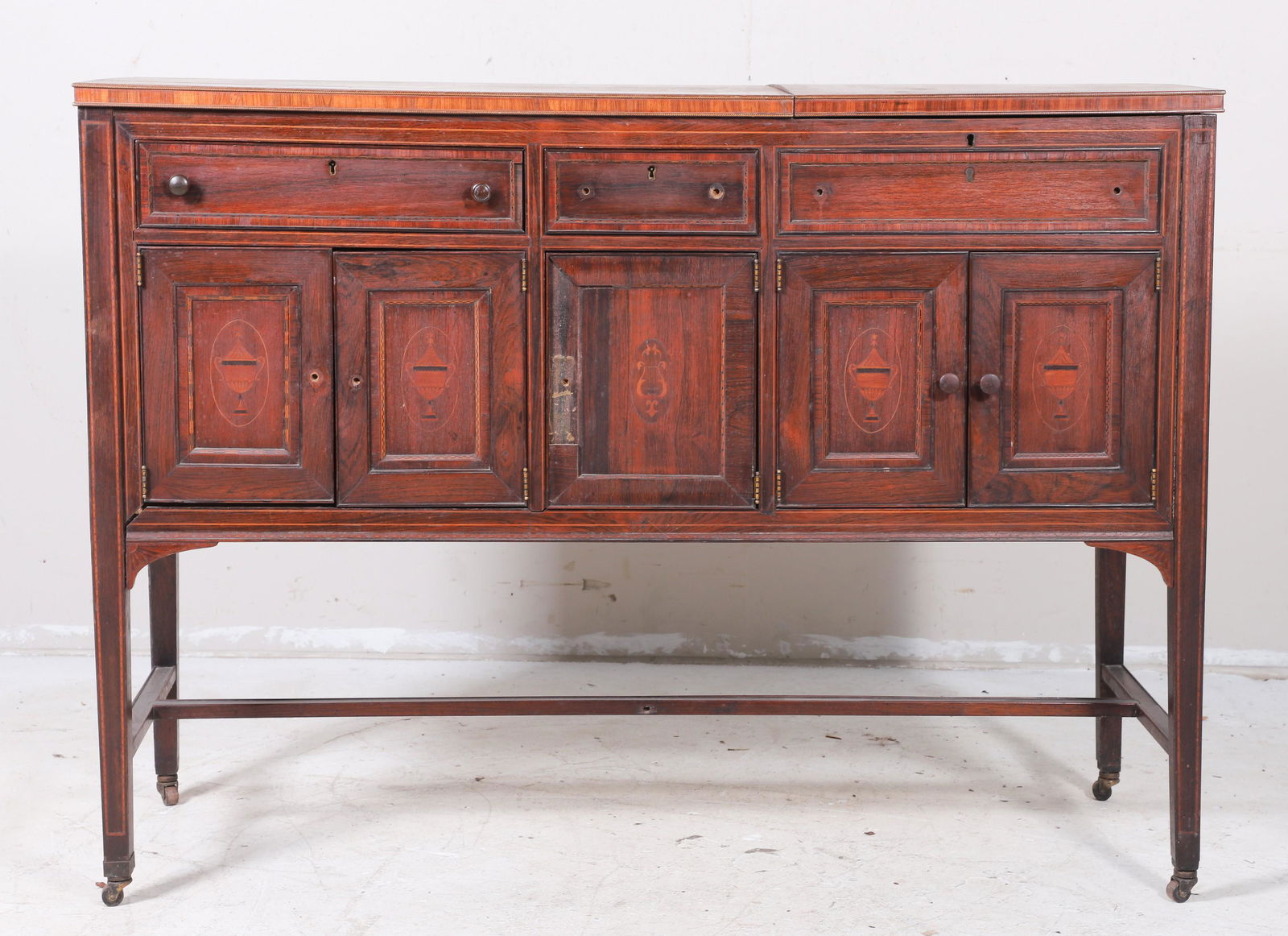 Inlaid mahogany Victrola cabinet (1 of 7)