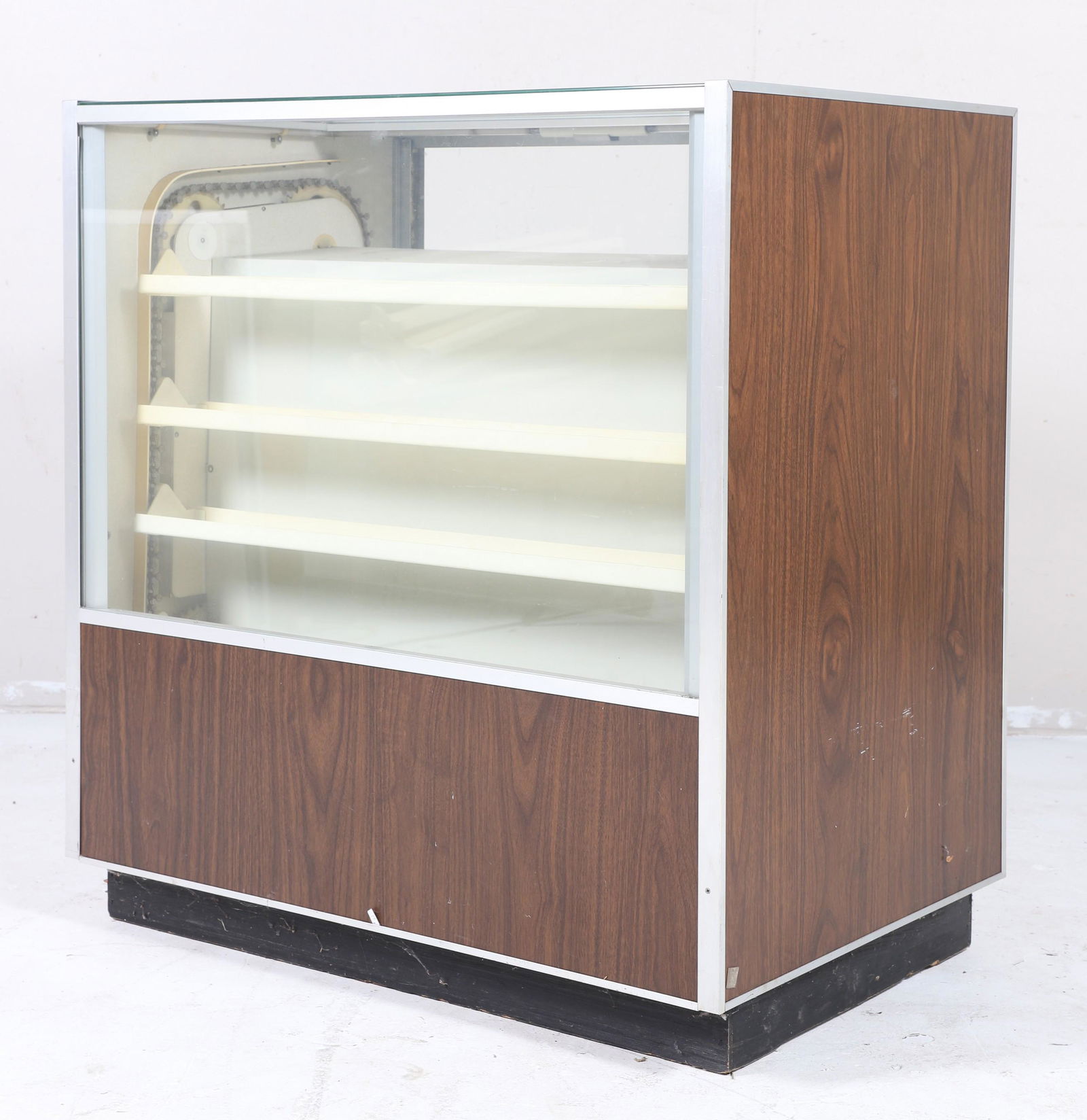 Berg Co Jewelry store display case (1 of 7)