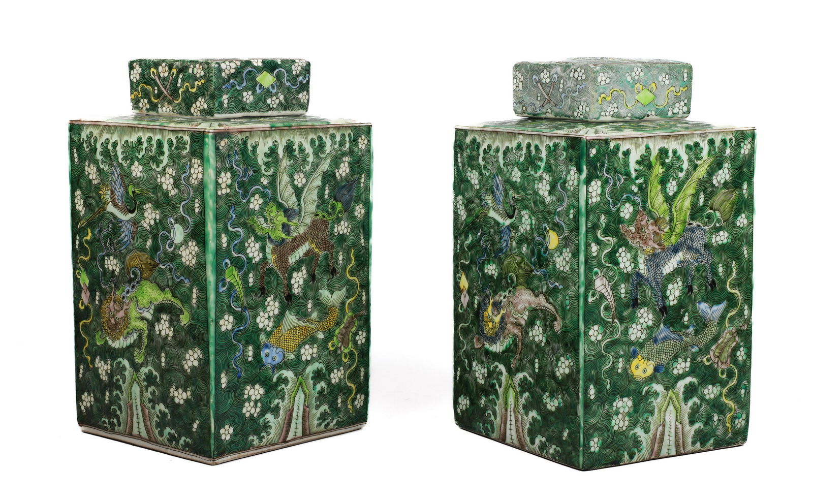 Pair of Chinese famille verte porcelain covered jars (1 of 18)