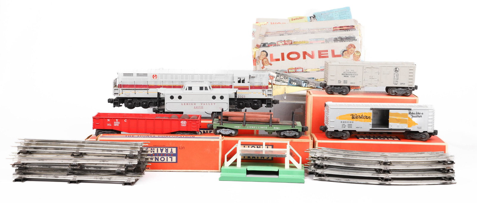 Lionel train and track (1 of 5)