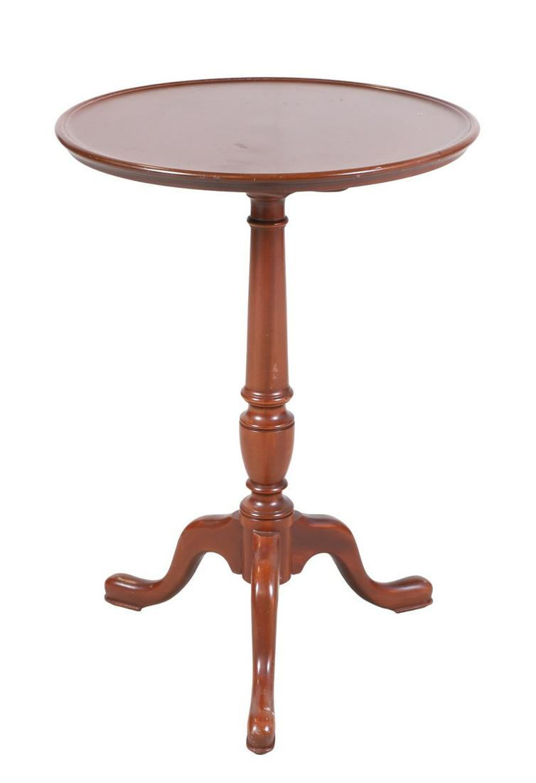Kittinger Old Dominion mahogany candle stand (1 of 2)