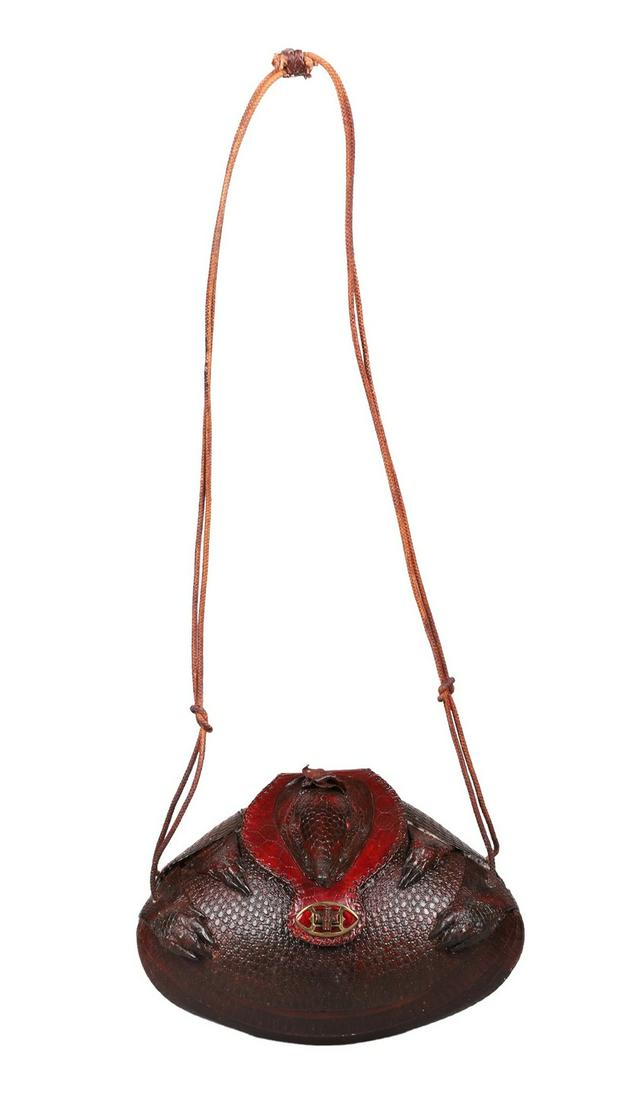 Vintage Armadillo Purse (1 of 4)