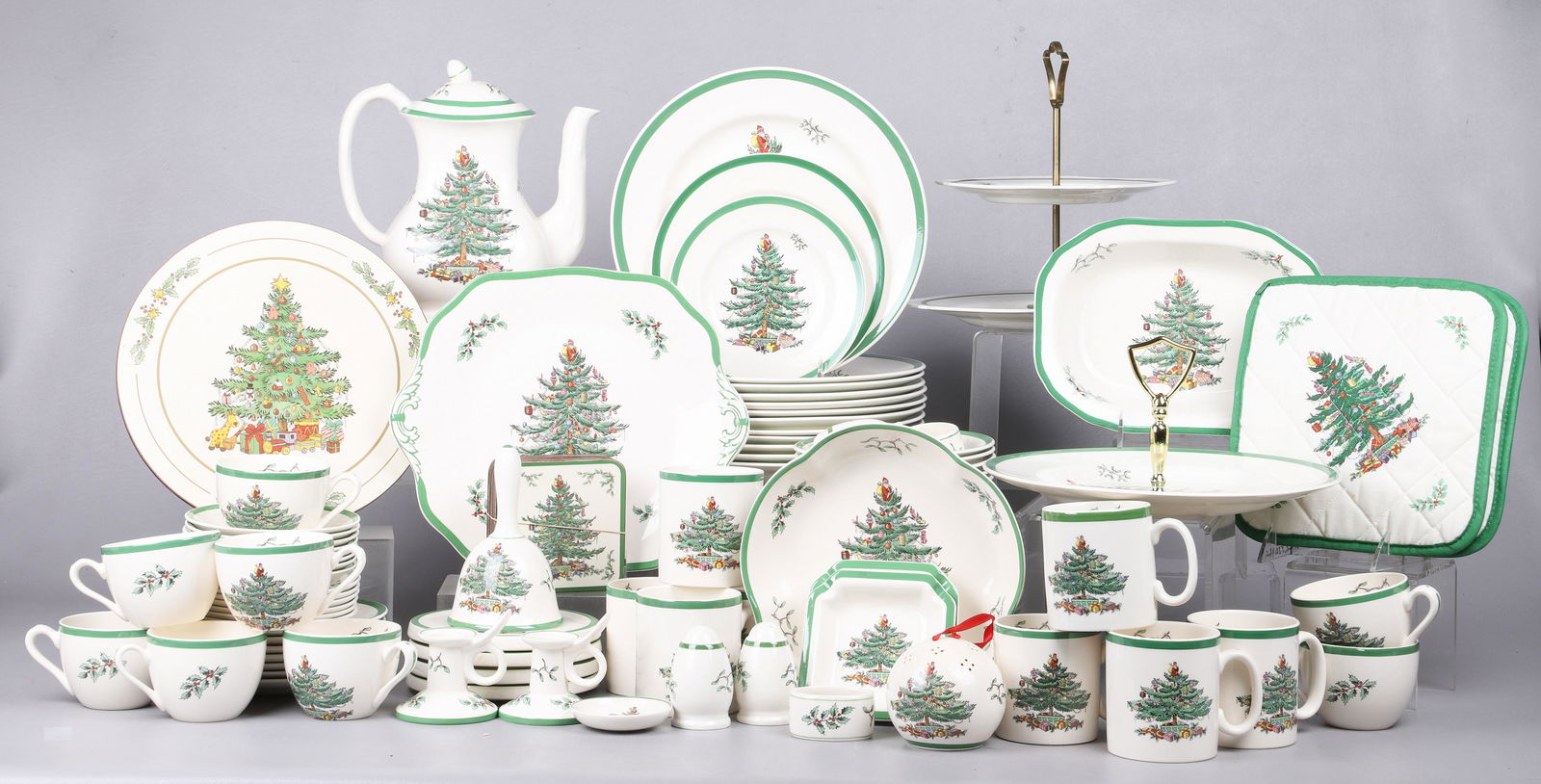 (106) Pcs Spode Christmas Tree Dinnerware (1 of 8)