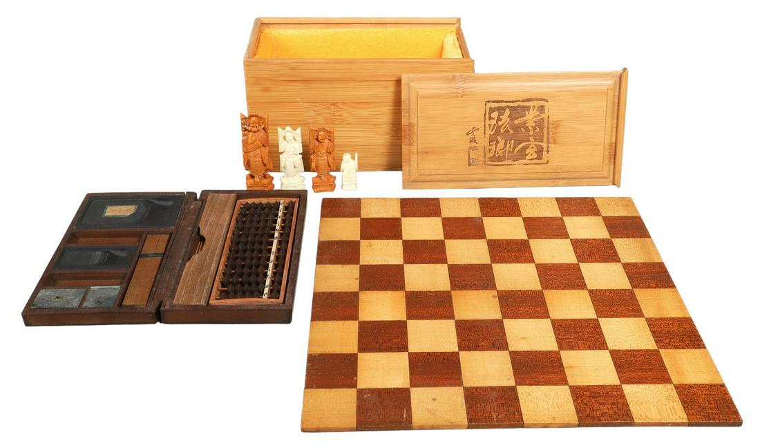 Chinese Merchant Box & Chess Set (1 of 4)