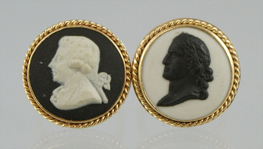 (2) unmarked YG Wedgwood cameo rings, 7/8" d, si