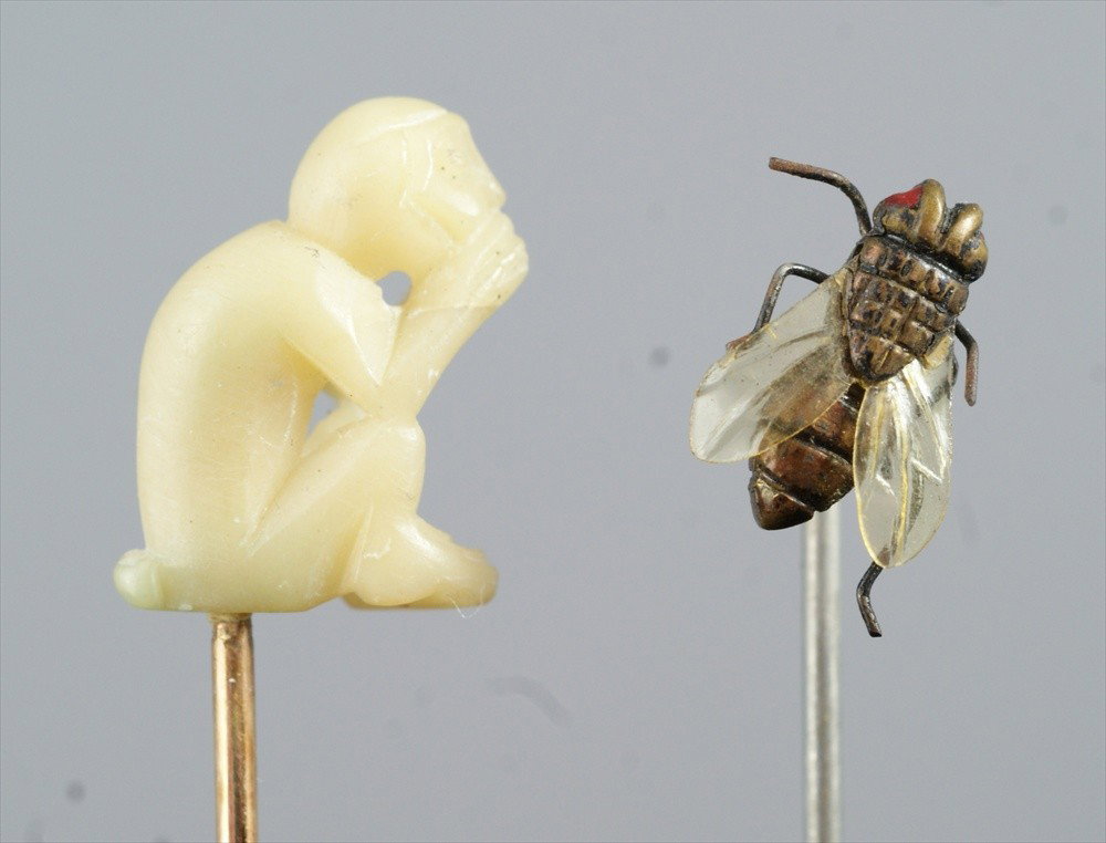 (2) YGF stickpins, fly (missing one leg), and a: (2) YGF stickpins, fly (missing one leg), and a soapstone or jade monkey (YG pin)