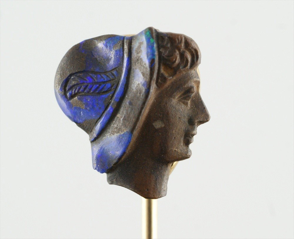 Carved stone lady's head stickpin on unmarked YG: Carved stone lady's head stickpin on unmarked YG mount & pin, 1.6 dwt