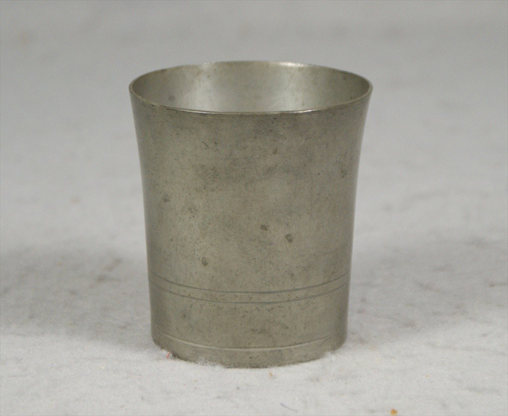 Connecticut pewter beaker, circa 1825, marked H.: Connecticut pewter beaker, circa 1825, marked H. Yale & Co. Wallingford.