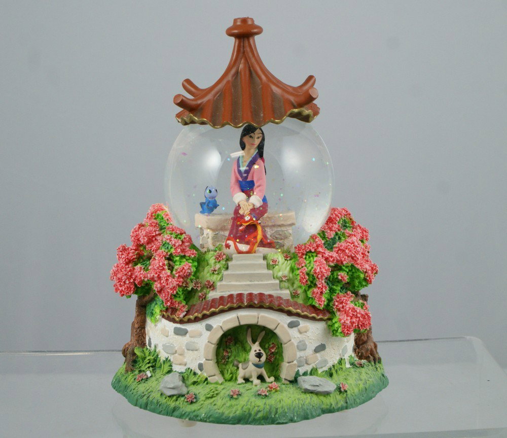 Mulan musical snow globe, "Reflections", 7 ½" tal: Mulan musical snow globe, "Reflections", 7 ½" tall