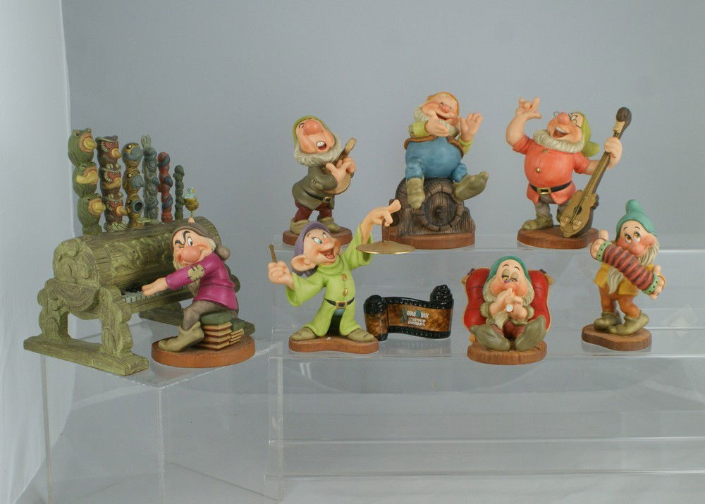 Snow White and the Seven Dwarfs, Walt Disney Cla: Snow White and the Seven Dwarfs, Walt Disney Classics Collection: Pipe Organ, 7 1/2" tall - as is, Grumpy "Humph!", 4 1/2" tall, Sleepy "Zzzzzzz", 3" tall - as is, "Happy, That's Me!", 5" tall, Dopey,