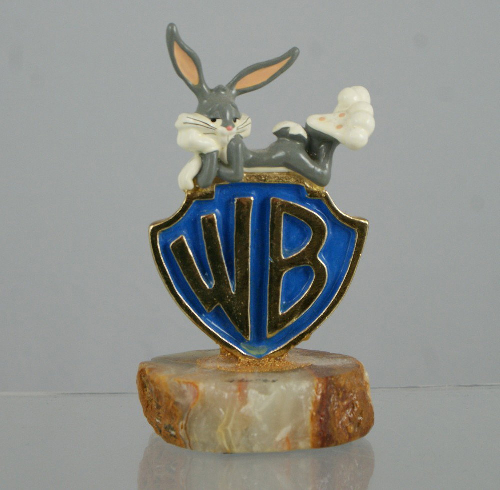 Bugs Bunny, Warner Bros, Ron Lee figurine, signed: Bugs Bunny, Warner Bros, Ron Lee figurine, signed Ron '98, 70/300, 4 ½" tall