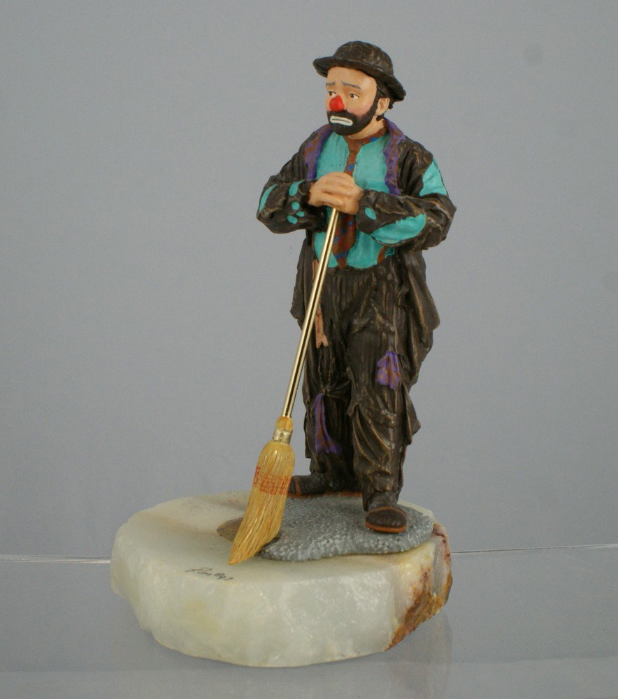 Emmett Kelly with broom, Ron Lee figurine, signed: Emmett Kelly with broom, Ron Lee figurine, signed Ron '97, 125/950, 8" tall