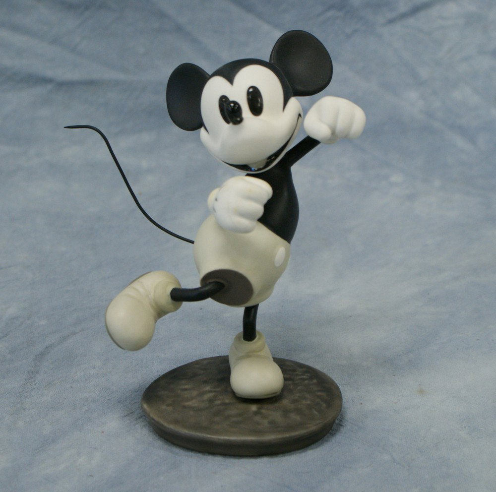 The Delivery Boy, "Hey Minnie, Wanna Go Steppin?": The Delivery Boy, "Hey Minnie, Wanna Go Steppin?", Mickey Mouse, Walt Disney Classics Collection, 1994, w/origianl box & Certificate of Authenticity, 5+" tall