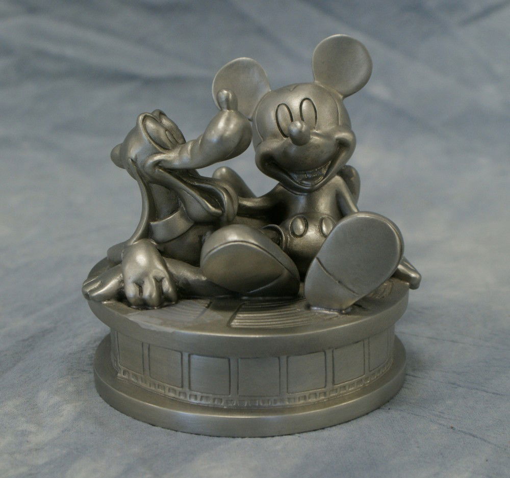 75 Years of Love and Laughter, 1998 Official Disn: 75 Years of Love and Laughter, 1998 Official Disnyana Convention, Mickey & Pluto heavy metal statuette with base containing Walt Disney Pin, ed. Ltd 2000