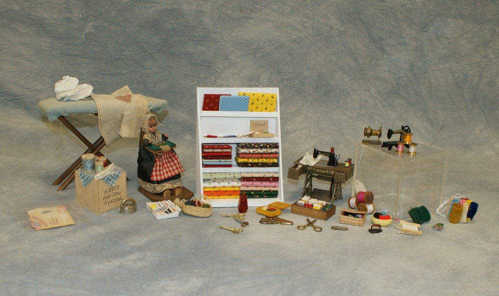 Lot of miniature sewing accessories, including s: Lot of miniature sewing accessories, including sewing machine, tallest 5 3/4"