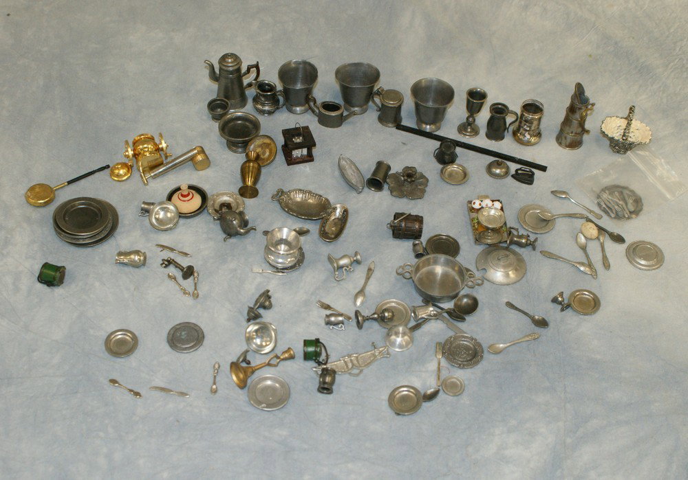 Lot of pewter & mixed metal miniature accessorie: Lot of pewter & mixed metal miniature accessories, mostly kitchen items, tallest 2 1/2"