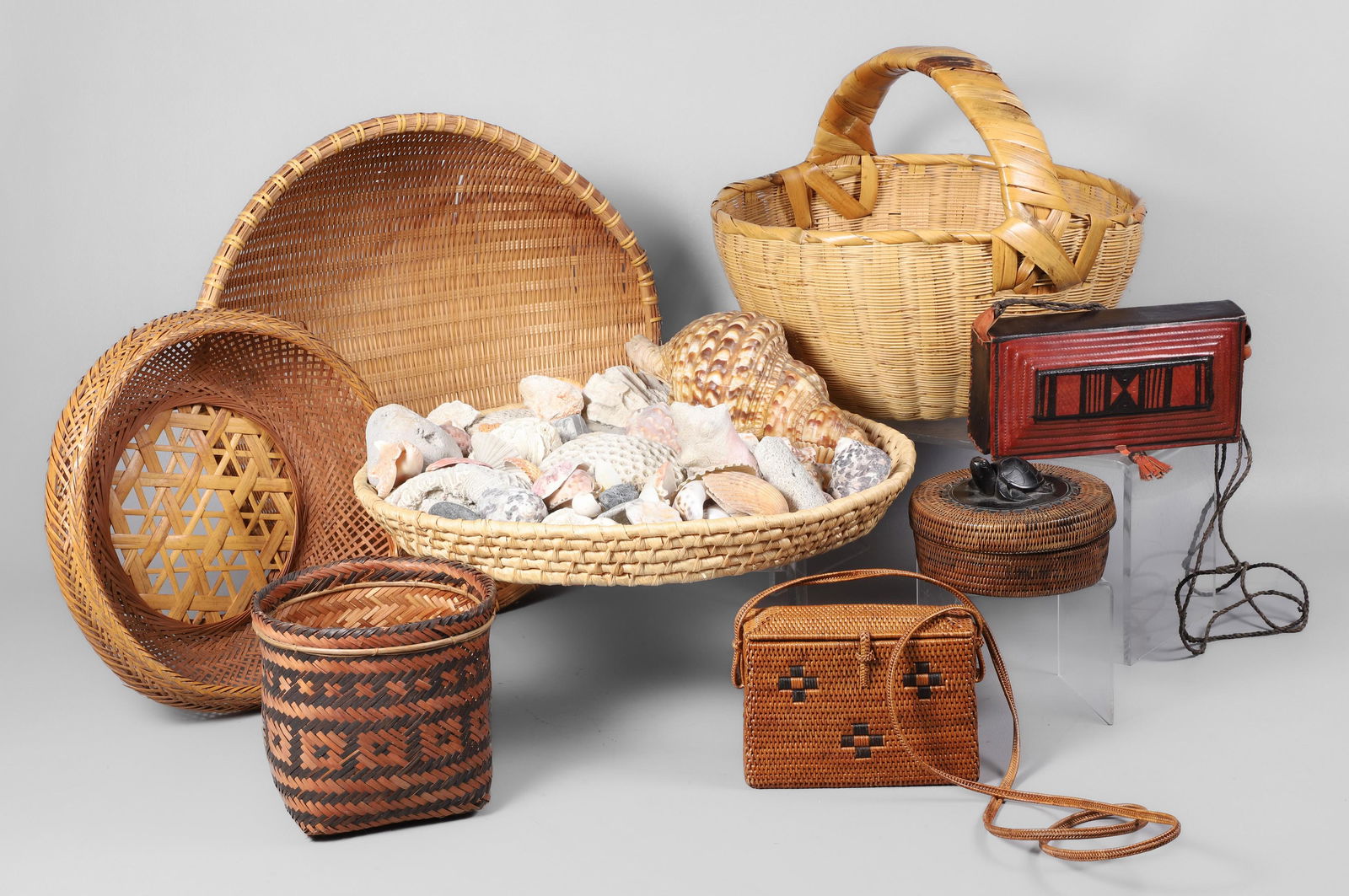 Baskets, Basket Bowls, Purses, Seashells (1 of 7)