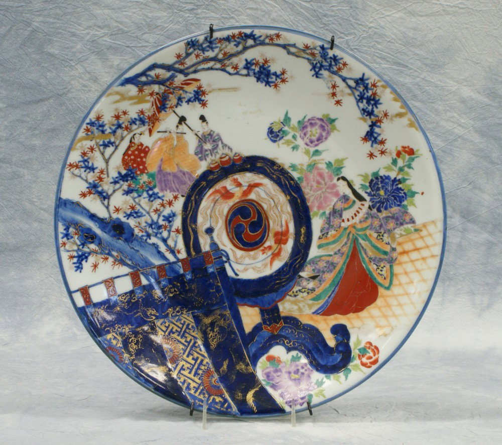 Japanese Fukagawa charger, 19th century, minor we: Japanese Fukagawa charger, 19th century, minor wear to gilding, 16" diameter