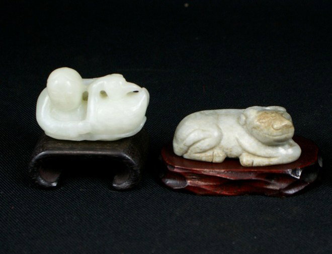 (2) pcs of Chinese Carved Jade, including a water: (2) pcs of Chinese Carved Jade, including a water buffalo, and a man with a duck on a Lotus leaf, 19th century, tallest 1"