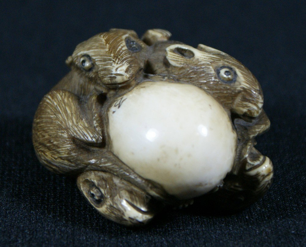 Carved ivory netsuke, 4 muskrats, artist signed,: Carved ivory netsuke, 4 muskrats, artist signed, 2" long, sold subject to ivory export/import laws, we will not ship any ivory to California