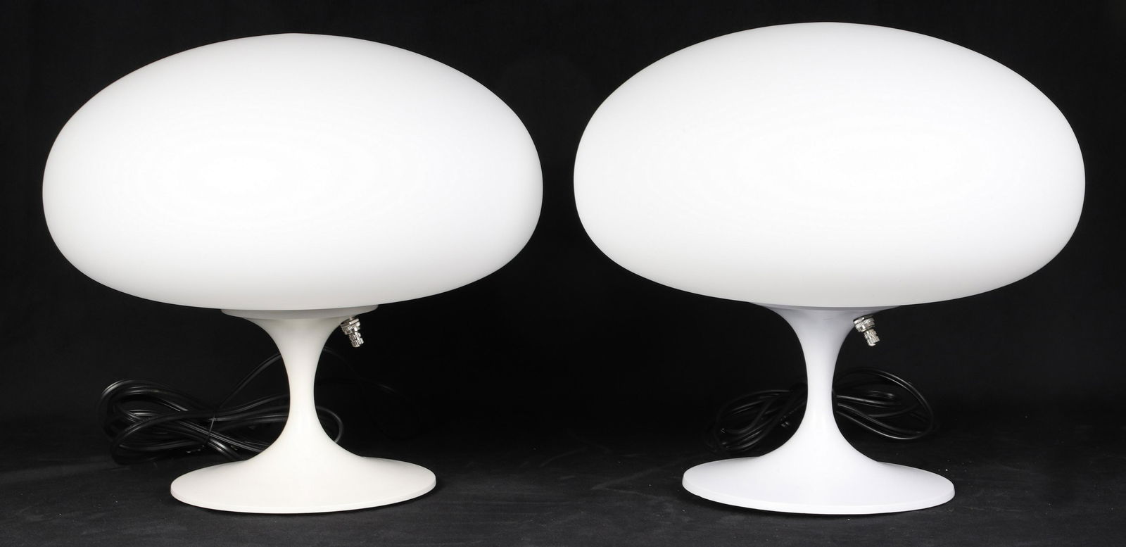 Bill Curry Laurel Style Lamp Pair (1 of 3)