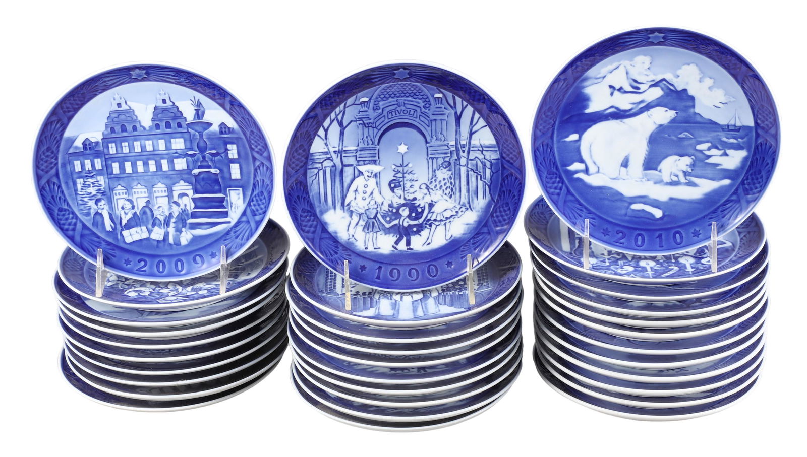 (32) Royal Copenhagen Christmas Plates 1990-2021 (1 of 6)