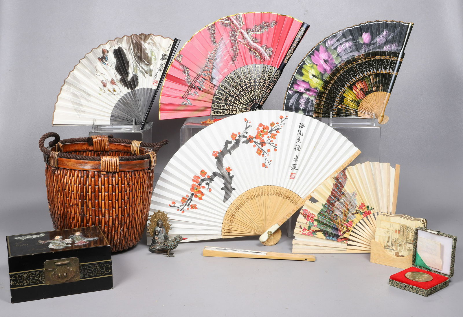 Lot of Chinese Items (1 of 8)