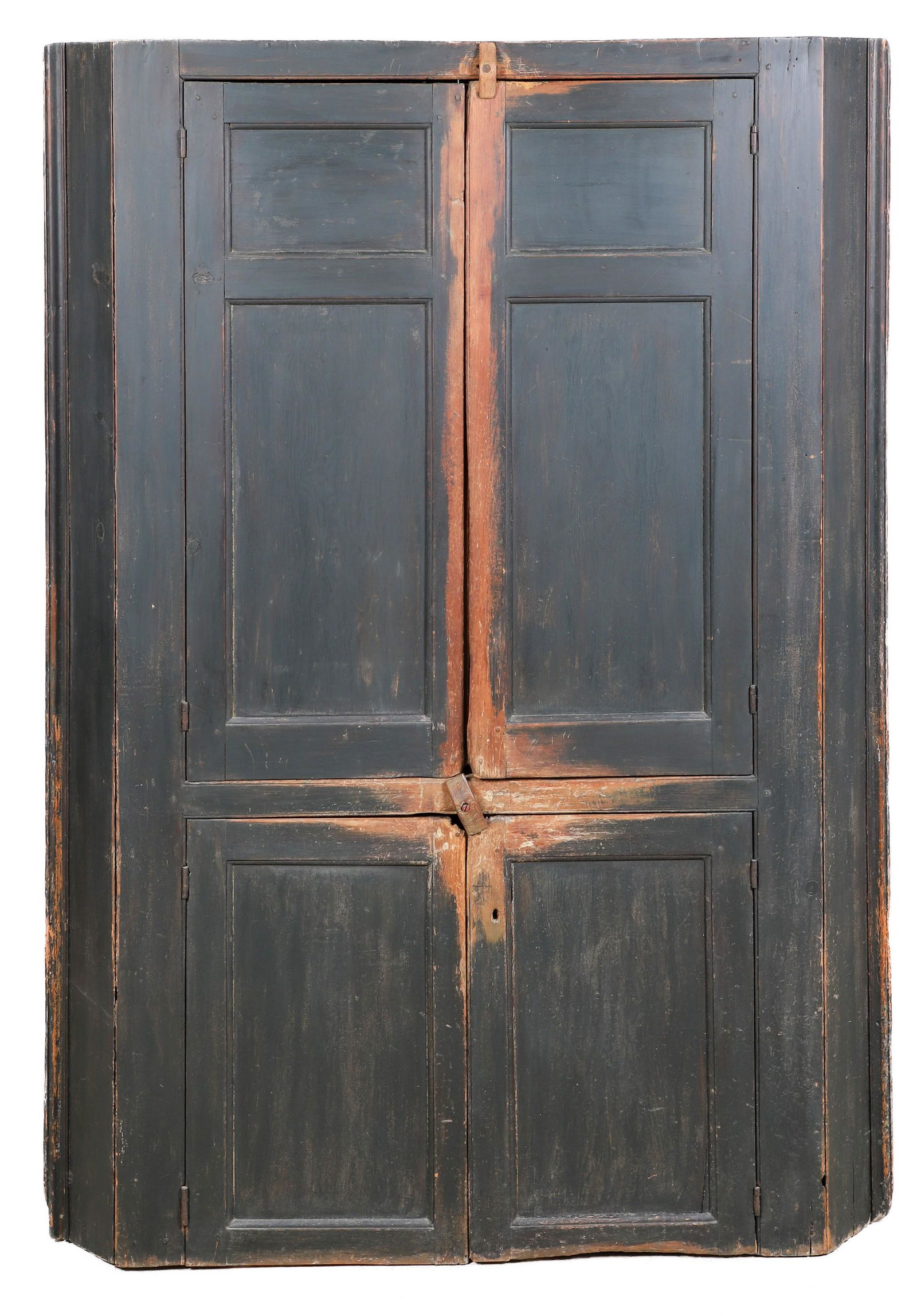 Pine Primitive blue/green painted corner cabinet (1 of 2)