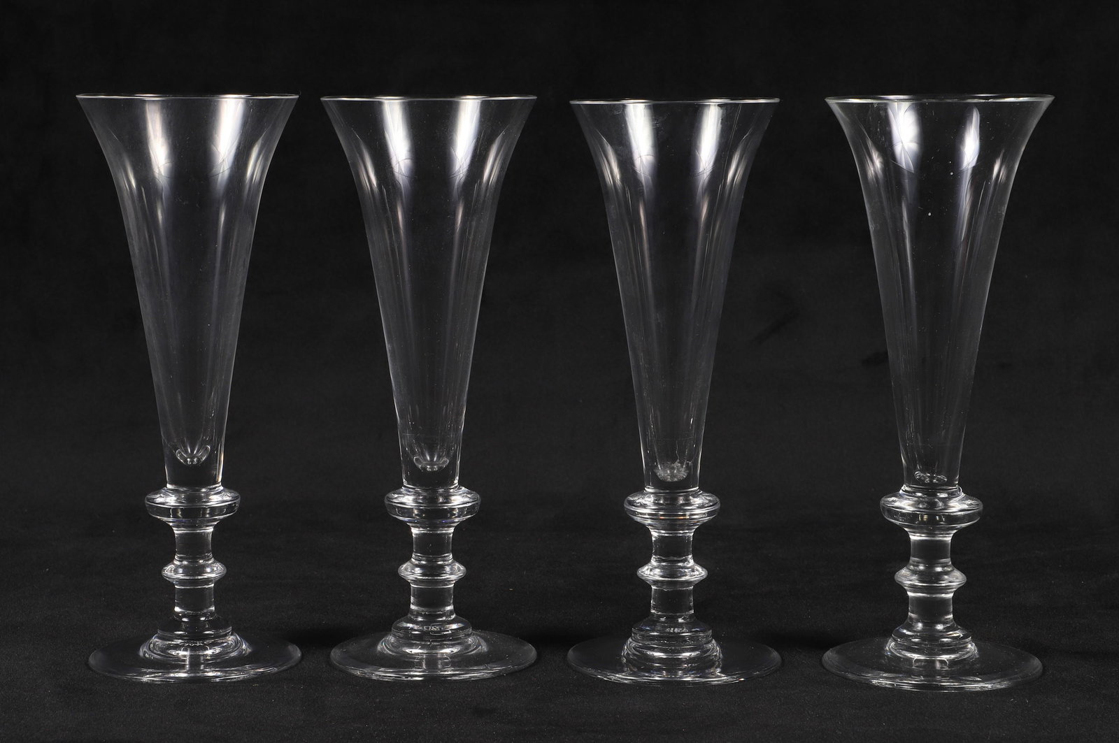 (4) William Yeoward Betty Champagne Flutes (1 of 3)