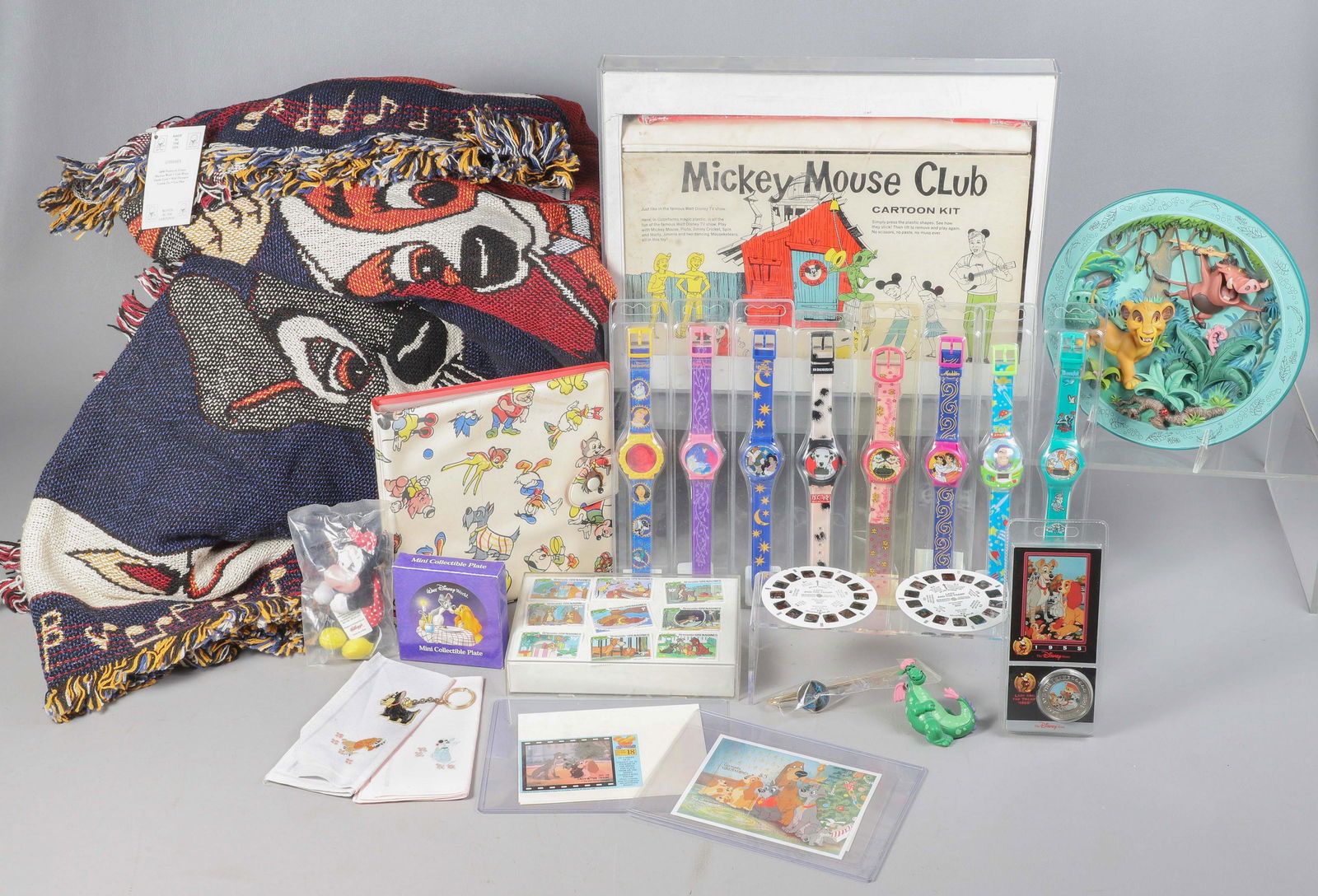 Large Lot of Disney Items (1 of 8)