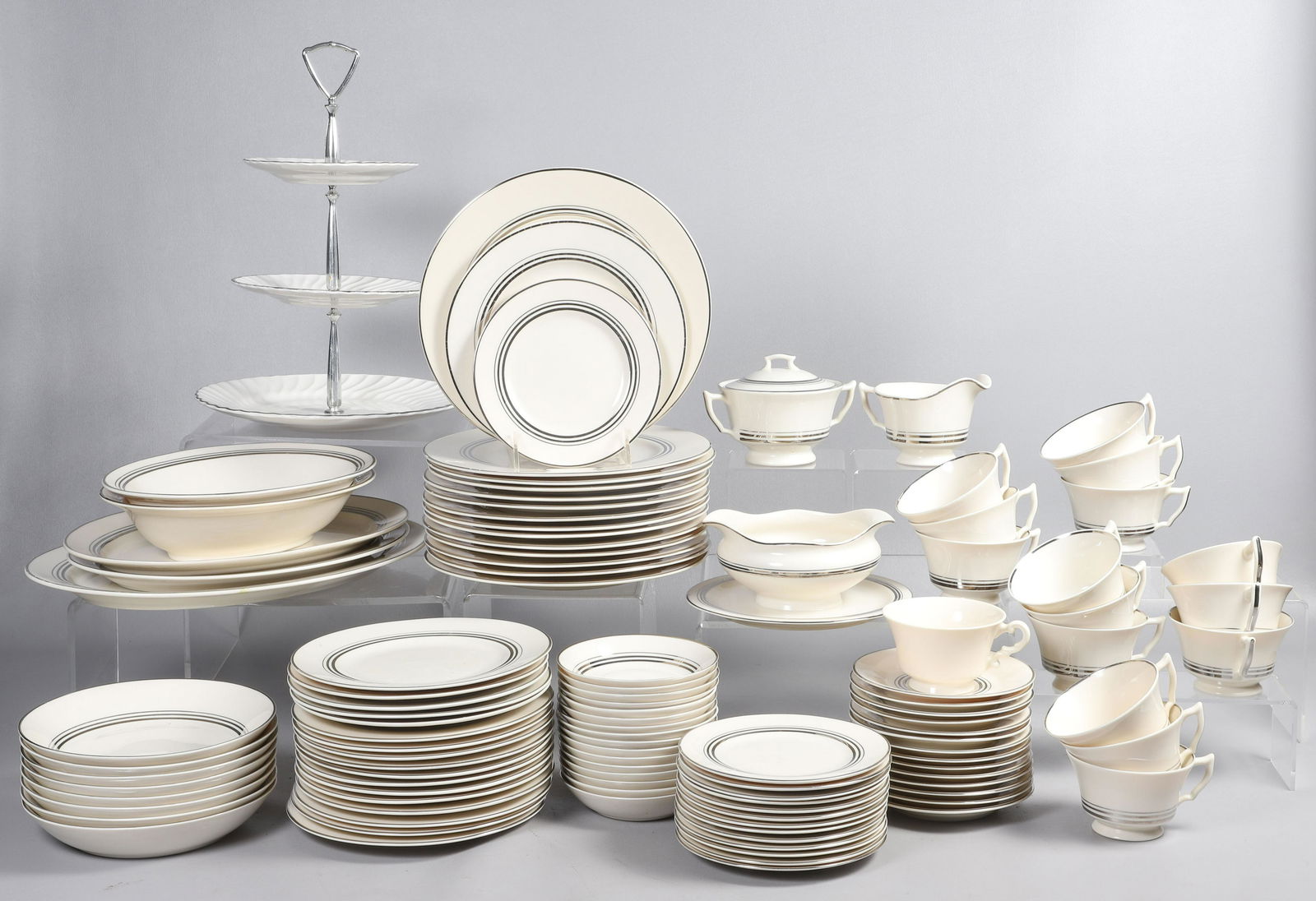 (109) Pcs Syracuse China Platinum Dinnerware (1 of 5)