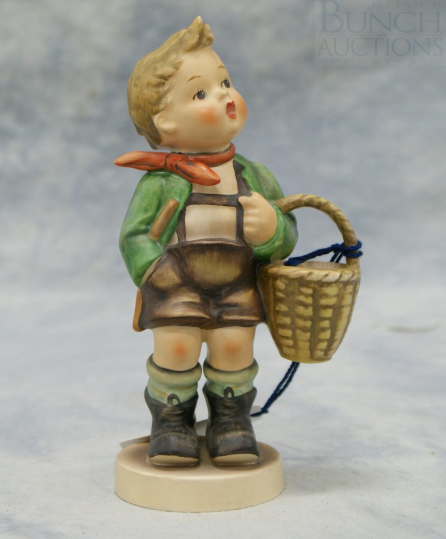 Hummel figurine "Village Boy" no 51/0, 6 1/4" tal: Hummel figurine "Village Boy" no 51/0, 6 1/4" tall, TMK-3, no visible damage