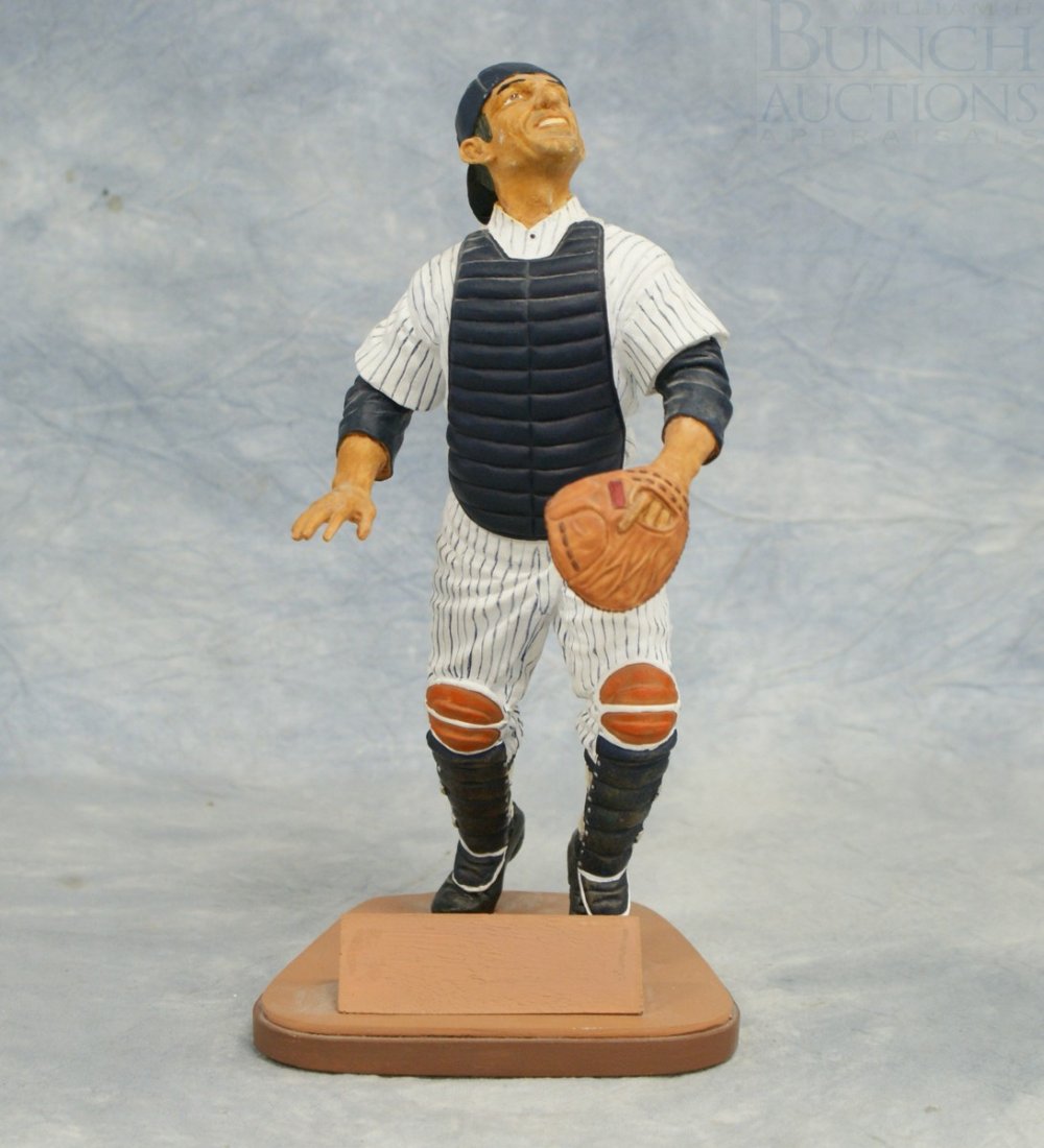 Yogi Berra 8 "The Catcher", Gartlan USA Limited e: Yogi Berra 8 "The Catcher", Gartlan USA Limited edition baseball figurine 986/2150, 9 1/2" tall