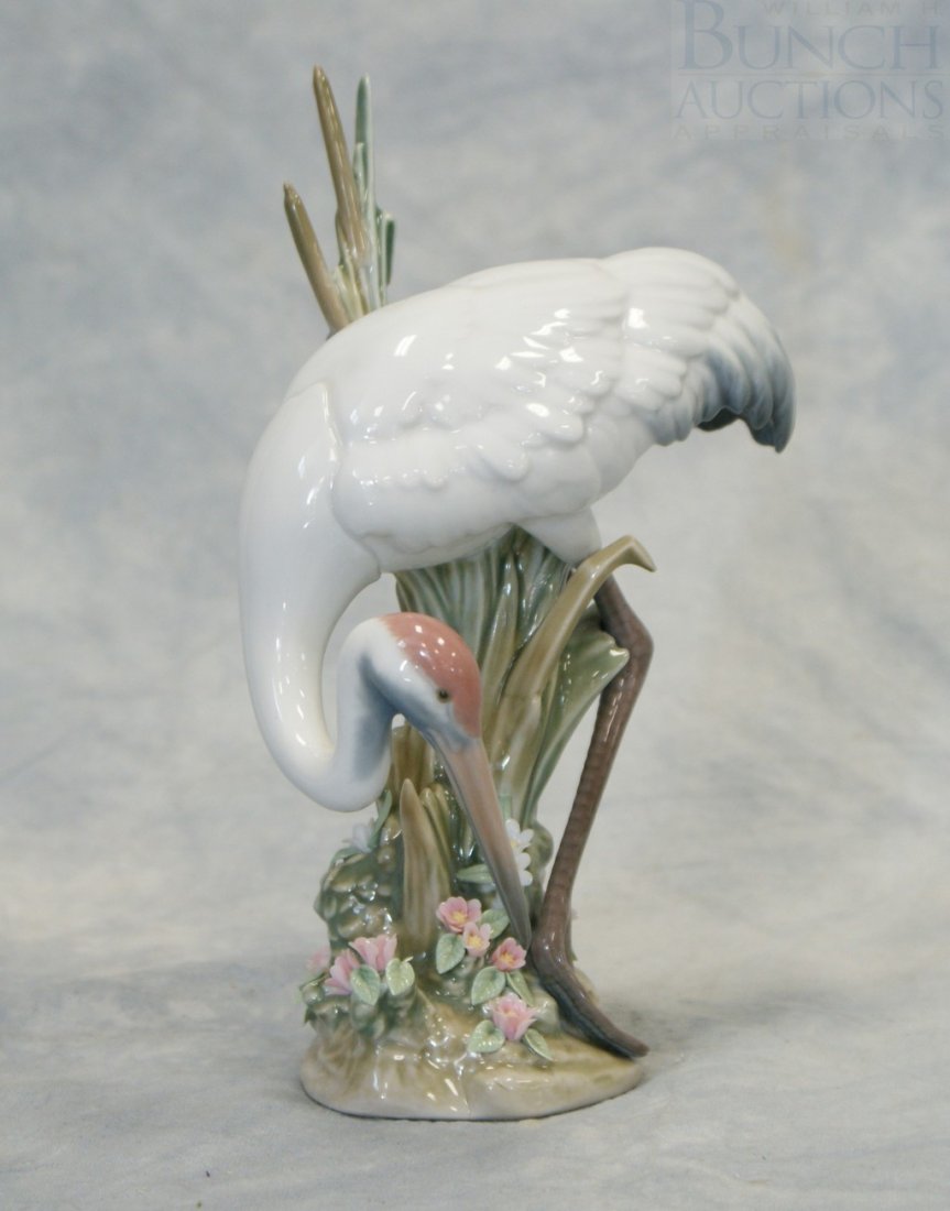 Lladro Bowing Crane figurine #1613, 7 1/4" h: Lladro Bowing Crane figurine #1613, 7 1/4" h